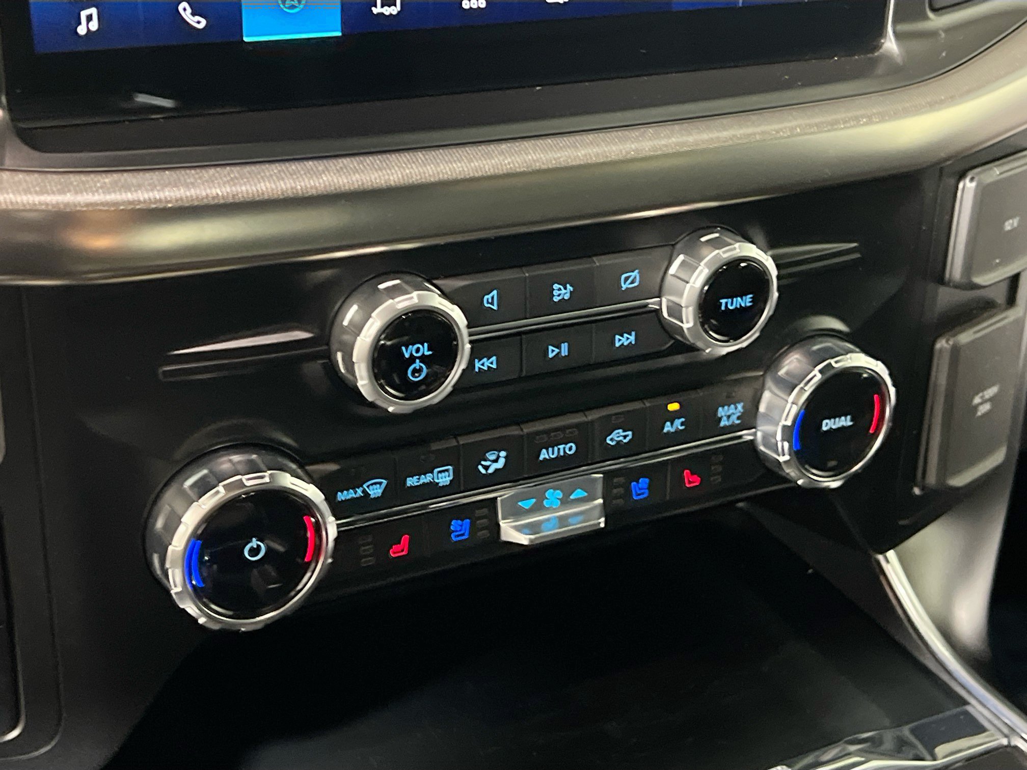 Used 2023 Ford F150 Raptor w/ Raptor 37 Performance Package AWD/4WD image 25