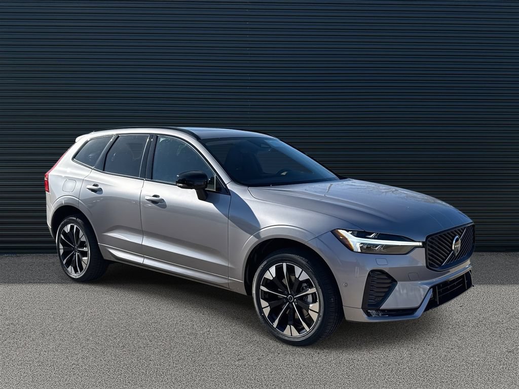 Used 2026 Volvo XC60 B5 Plus w/ Protection Package Premier AWD/4WD image 3