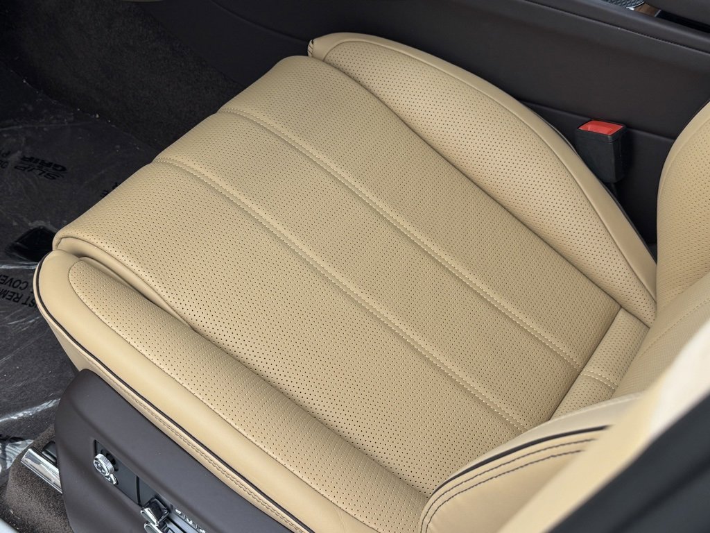 New 2024 Bentley Bentayga Plug-In Hybrid image 7