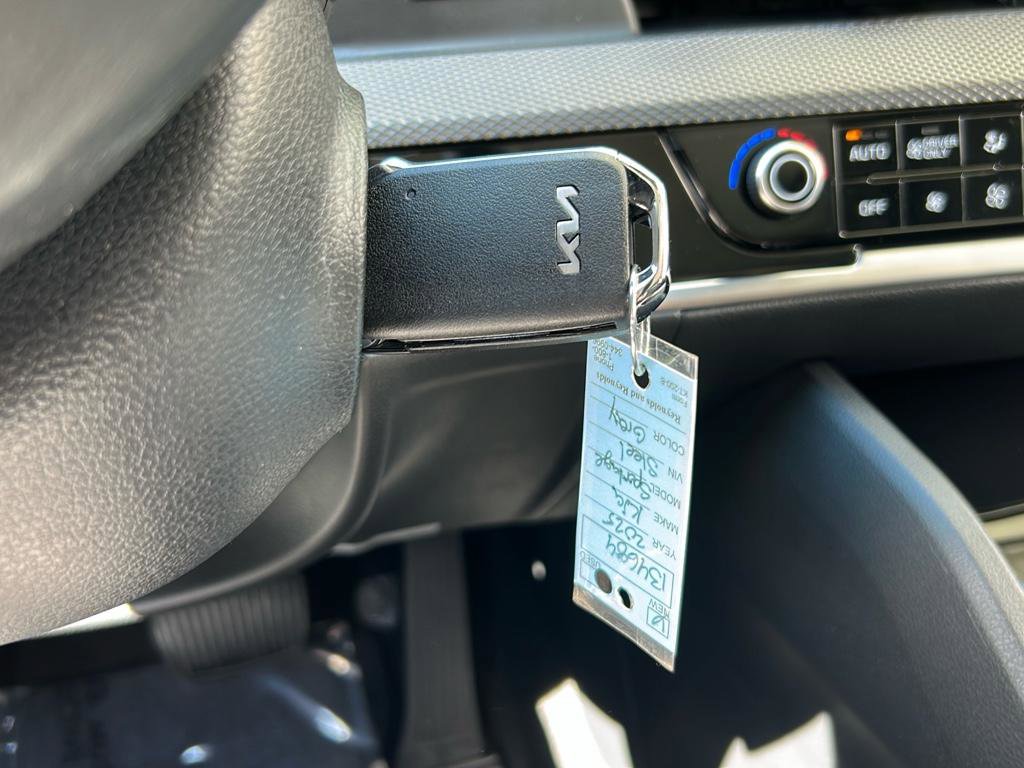 New 2025 Kia Sportage LX image 28