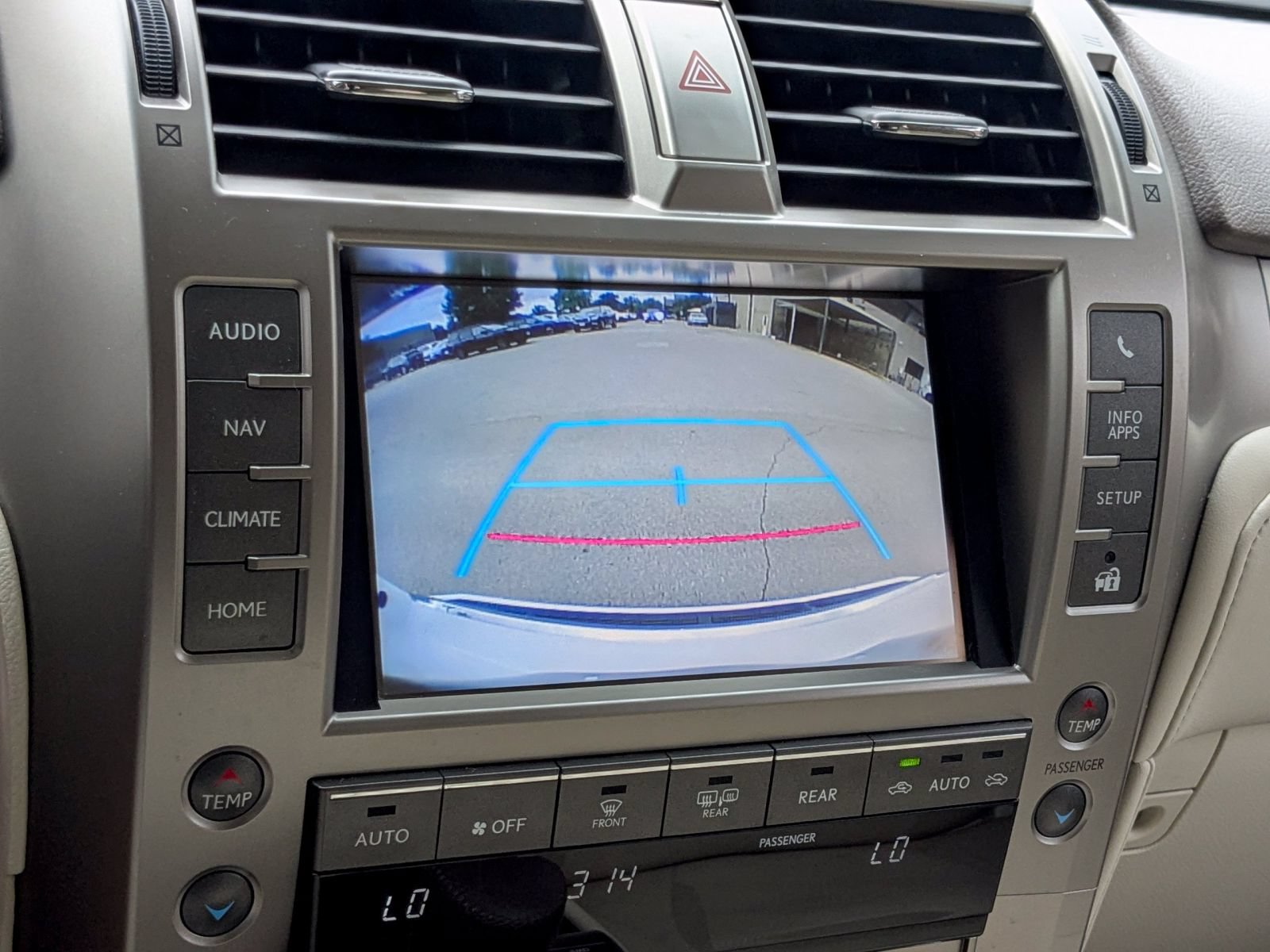 Used 2016 Lexus GX 460 w/ Premium Package AWD/4WD image 13