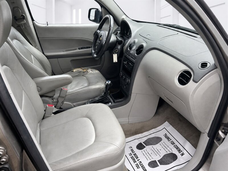 Used 2011 Chevrolet HHR LT FWD image 8