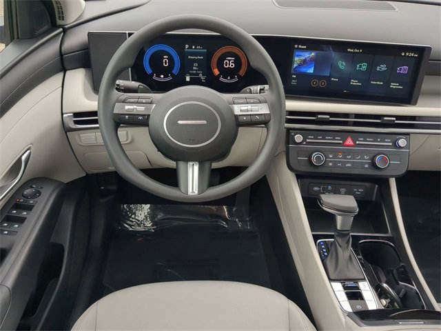 New 2025 Hyundai Tucson SE image 16