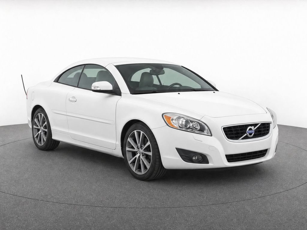 Used 2013 Volvo C70 T5 FWD image 2