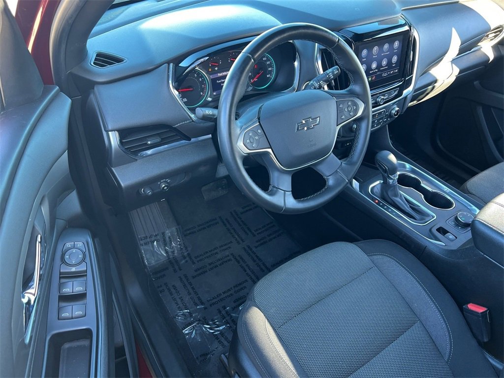 Used 2023 Chevrolet Traverse LT w/ Midnight/Sport Edition image 7