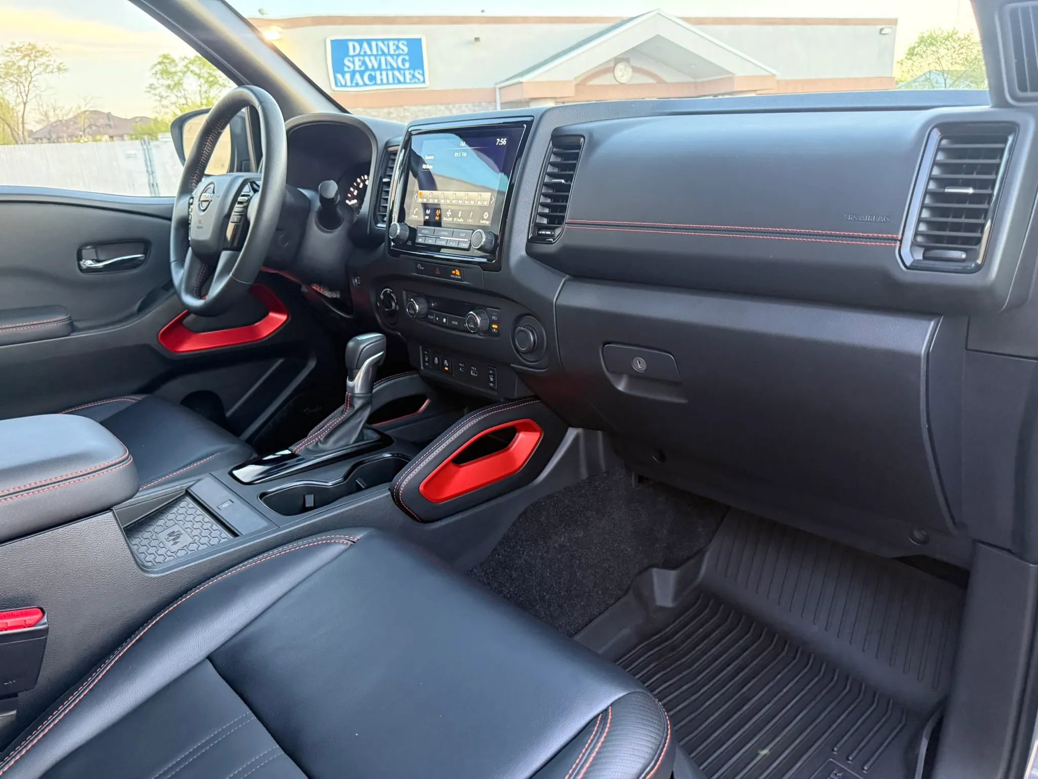 Used 2024 Nissan Frontier PRO-4X w/ Pro Premium Package image 20