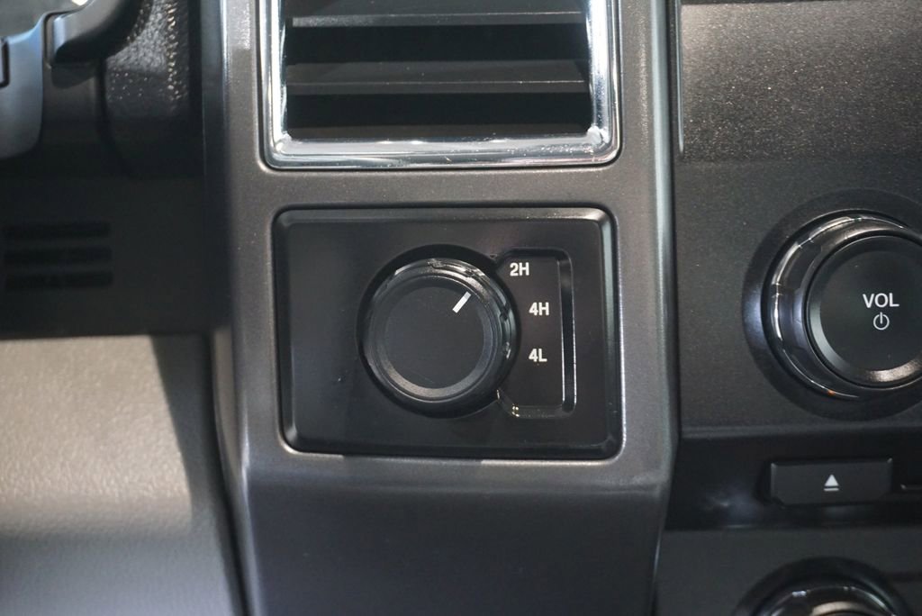 Used 2016 Ford F150 XLT image 17