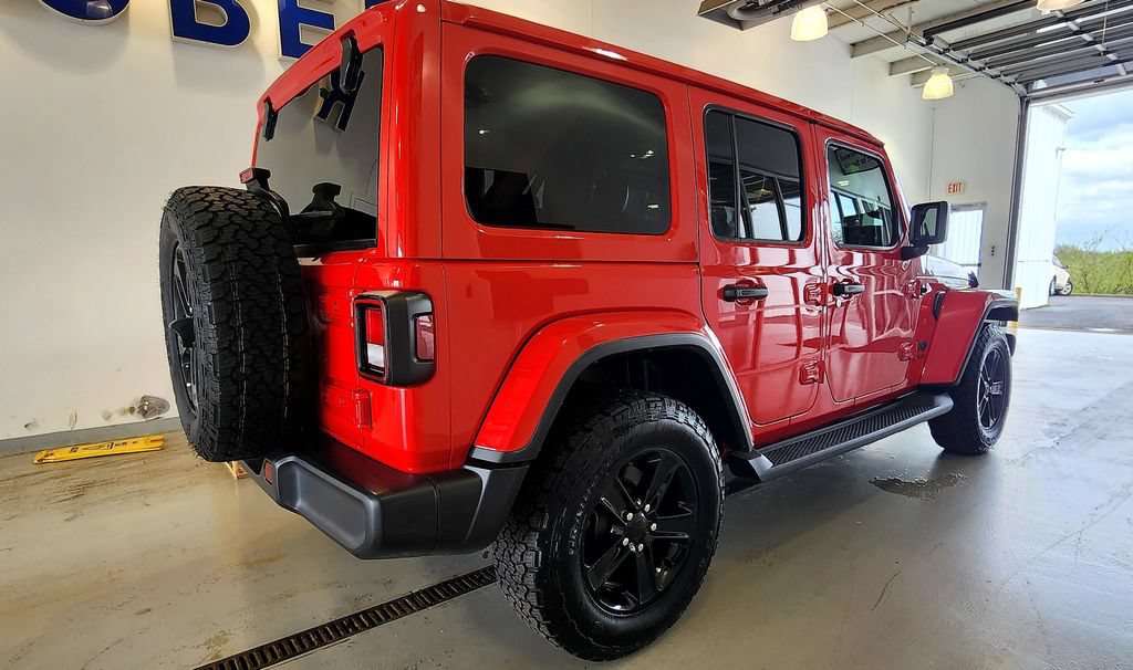 Used 2021 Jeep Wrangler Unlimited Sahara AWD/4WD image 10