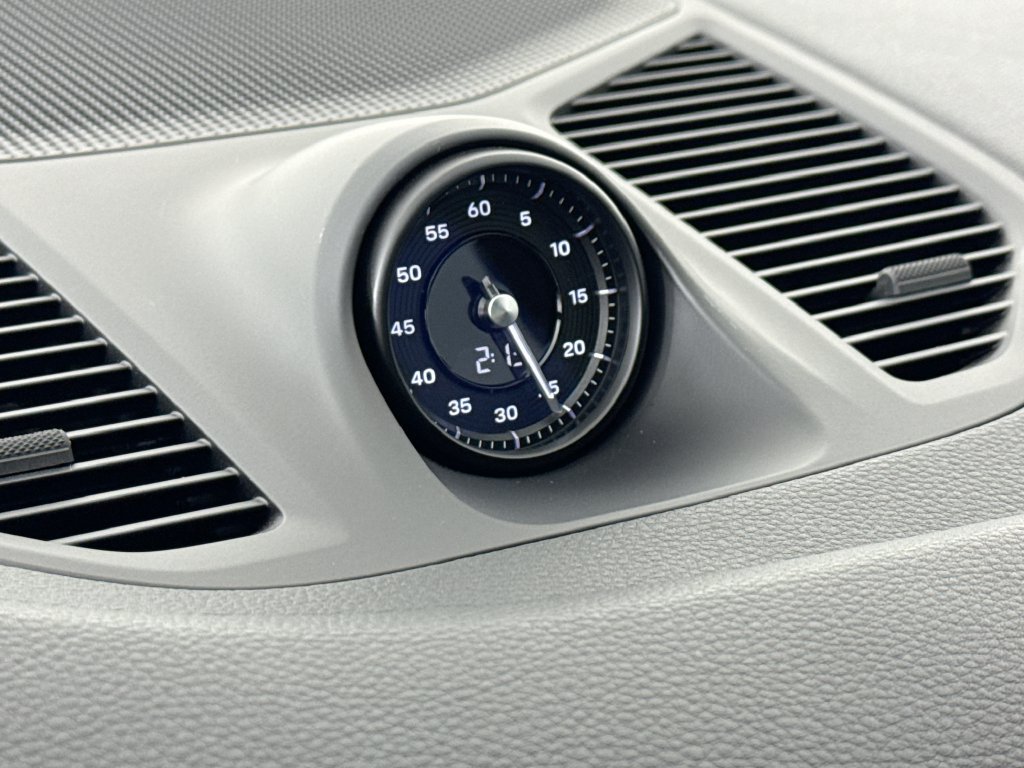Certified 2024 Porsche Cayenne AWD/4WD image 17