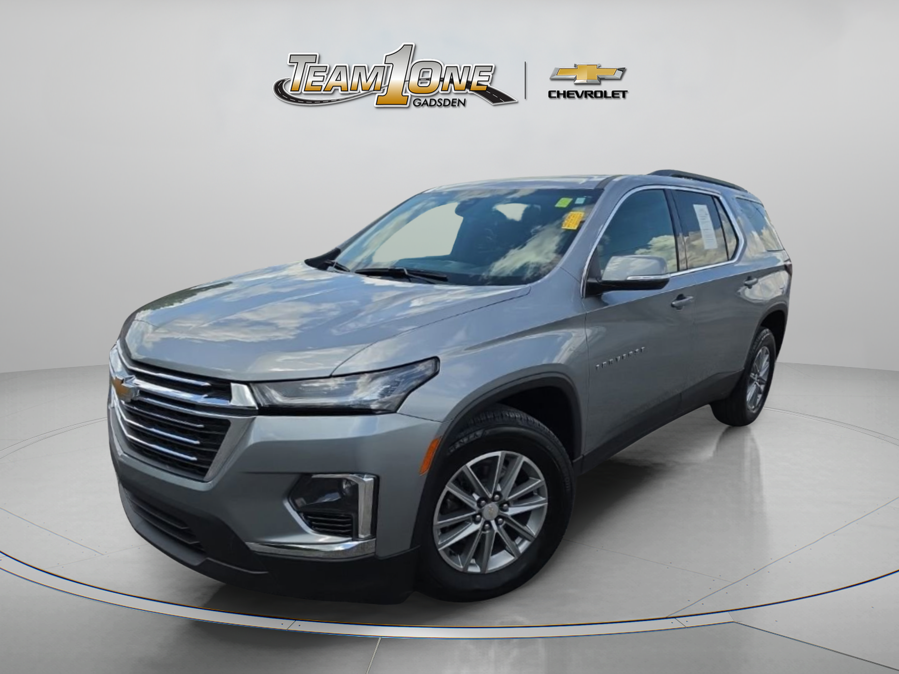 Used 2023 Chevrolet Traverse LT FWD image 4