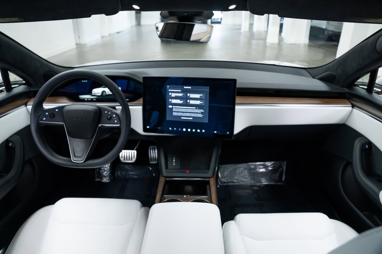 Used 2024 Tesla Model S image 9