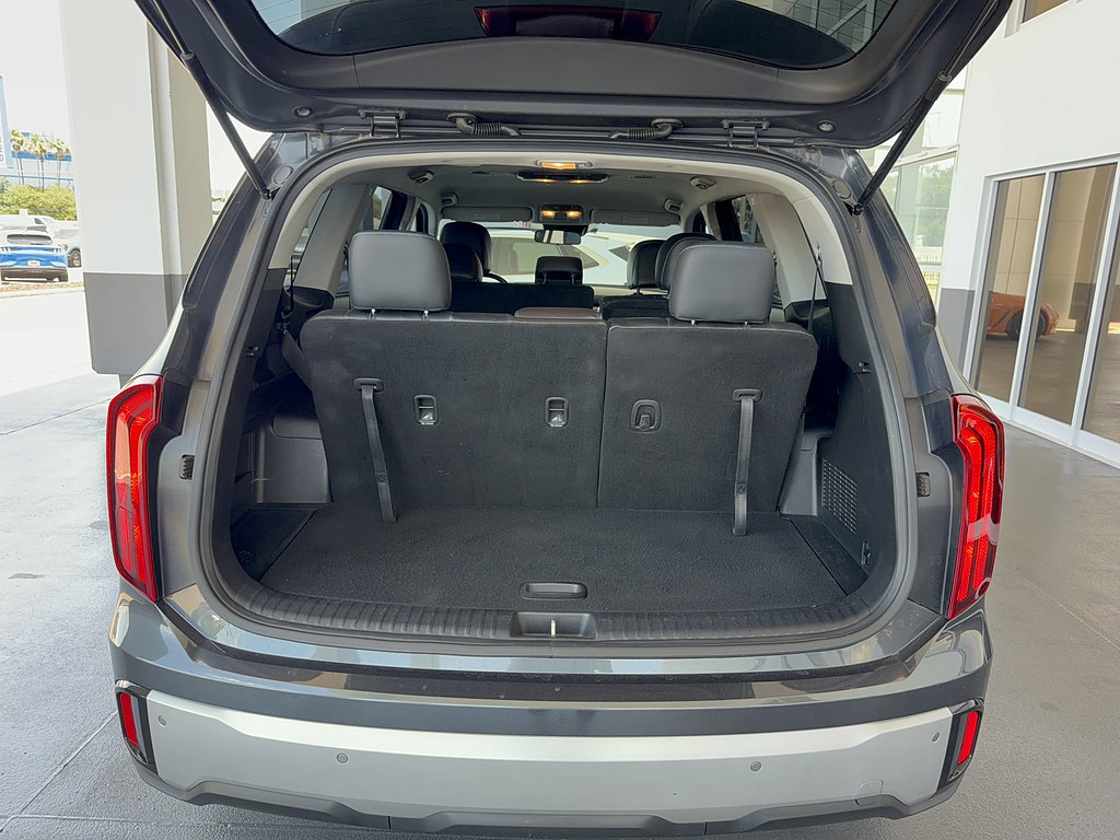Used 2023 Kia Telluride LX FWD image 7