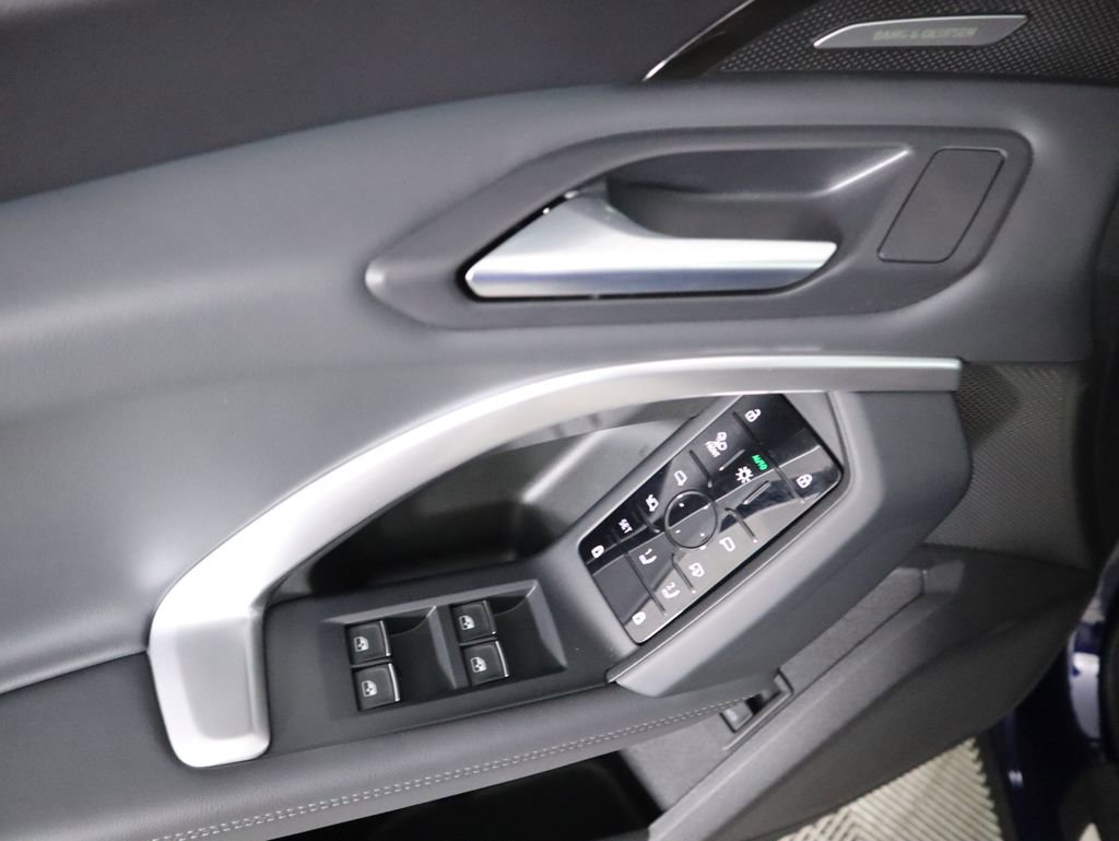 Used 2025 Audi Q5 Premium Plus w/ Premium Plus image 25