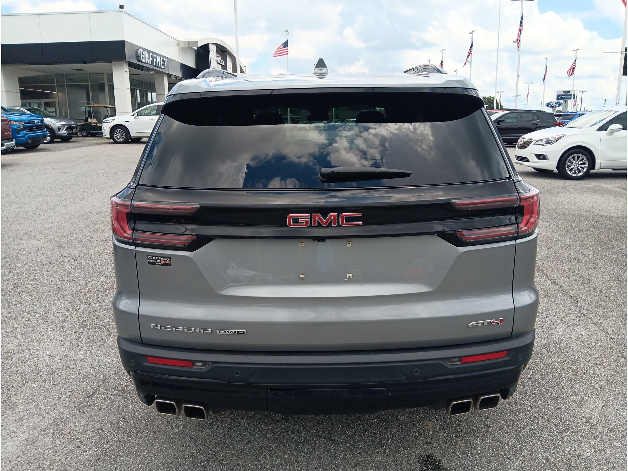 Used 2024 GMC Acadia AT4 w/ Luxury Package AWD/4WD image 4