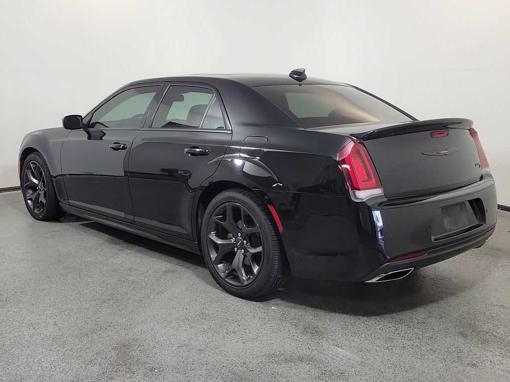 Used 2023 Chrysler 300 S w/ Comfort Group RWD image 6