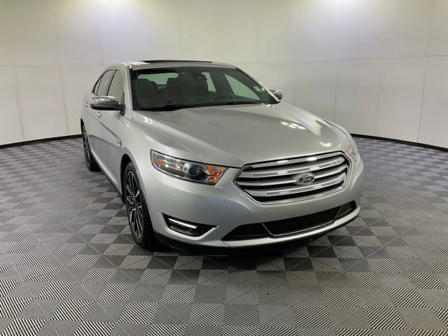 Used 2017 Ford Taurus Limited AWD/4WD image 3