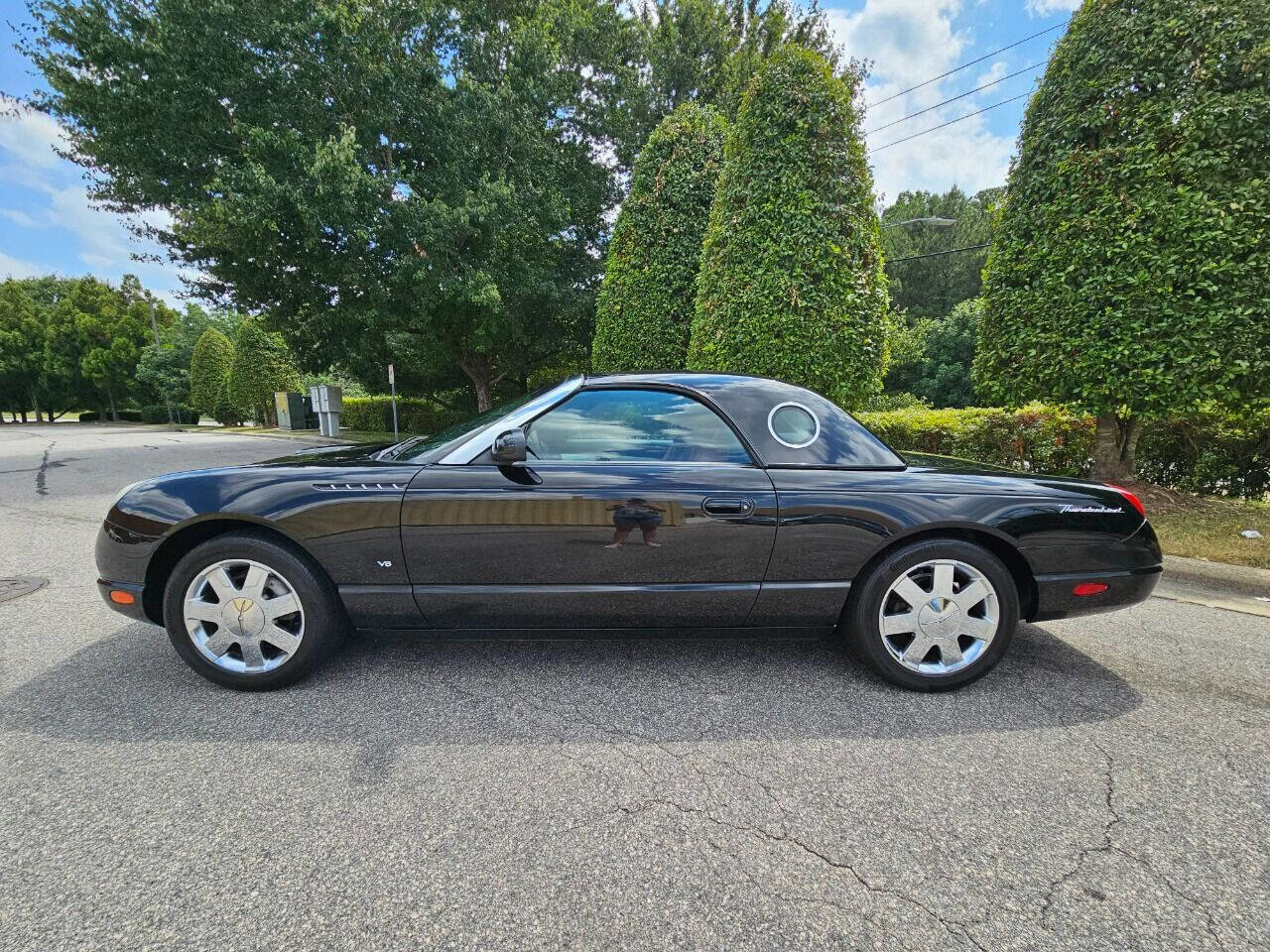 Used 2003 Ford Thunderbird image 2
