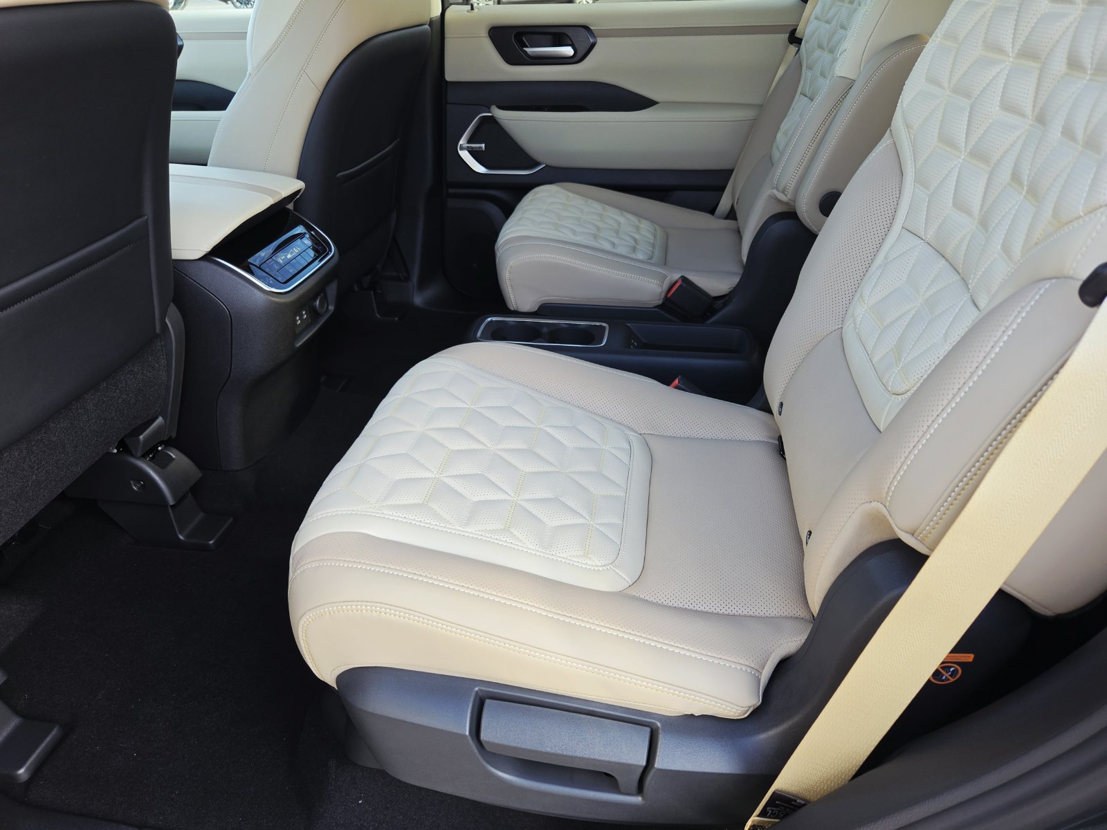 New 2027 Nissan Armada Platinum AWD/4WD image 11