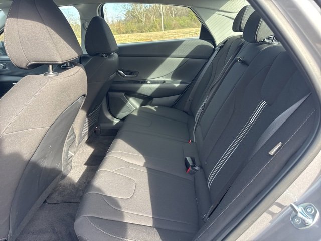 Used 2025 Hyundai Elantra SEL image 13