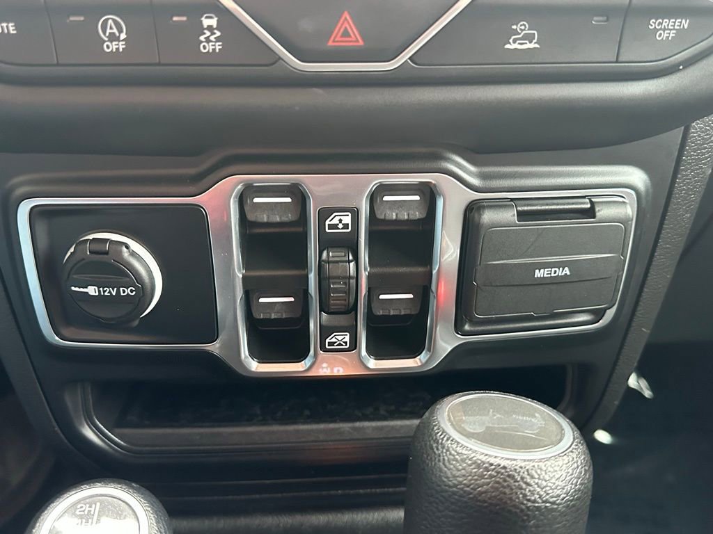 Used 2023 Jeep Wrangler Sahara image 26