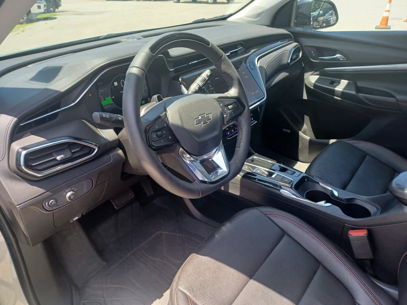 Used 2023 Chevrolet Bolt EUV Premier w/ Sun & Sound Package FWD image 8