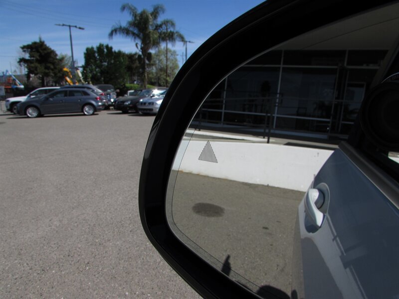 Used 2023 BMW X5 xDrive40i w/ Premium Package AWD/4WD image 5