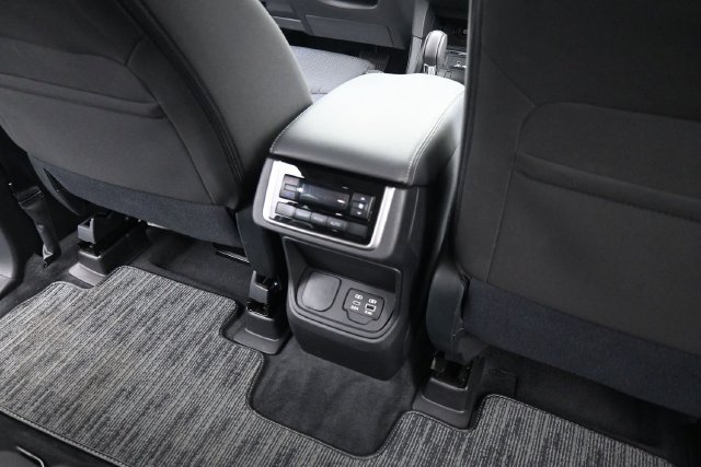 Used 2025 Subaru Ascent Premium AWD/4WD image 18