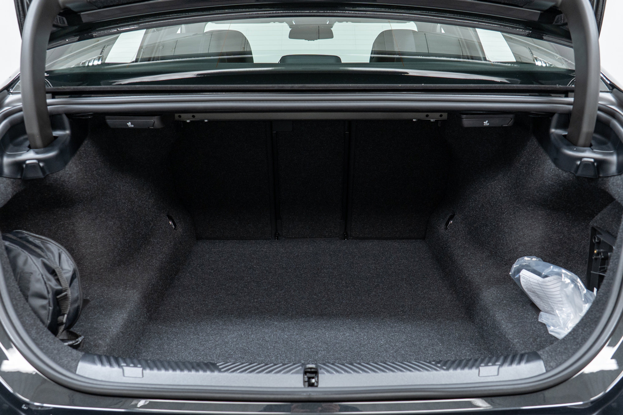 New 2026 BMW 530i xDrive w/ Premium Package image 10