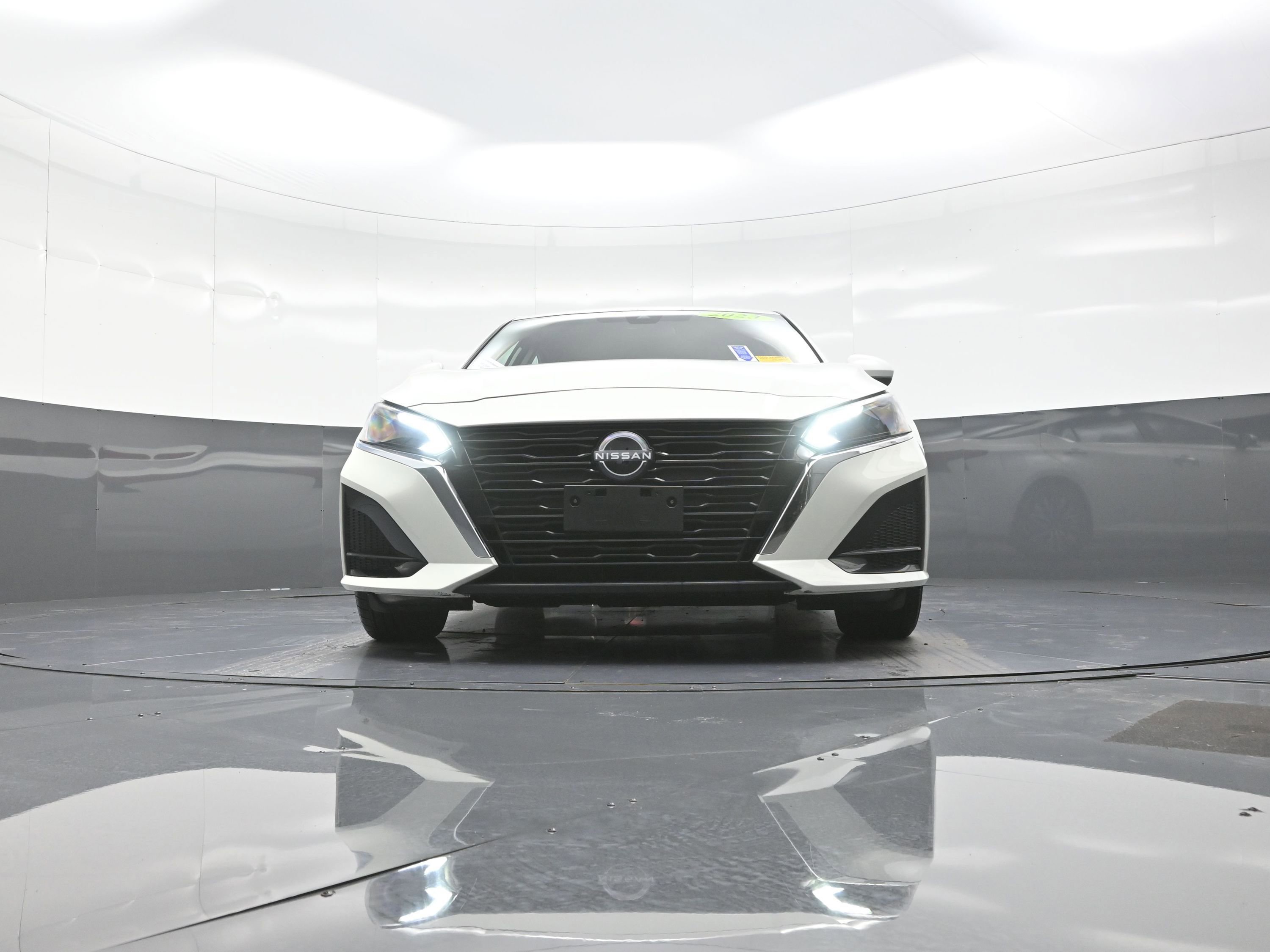 Used 2023 Nissan Altima 2.5 SV image 10