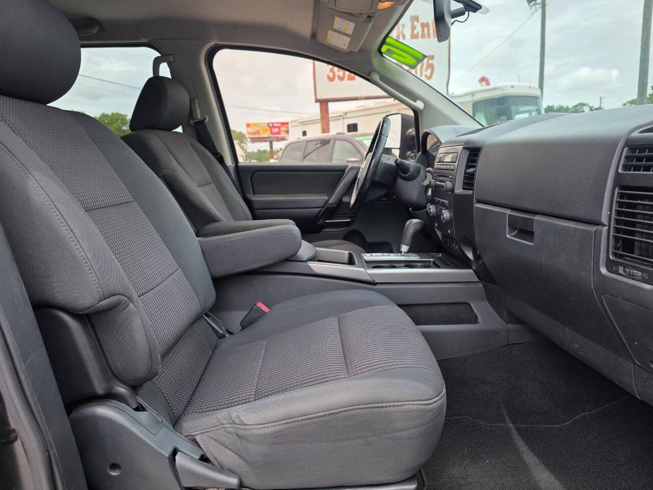 Used 2010 Nissan Titan SE w/ SE Value Truck Pkg AWD/4WD image 12
