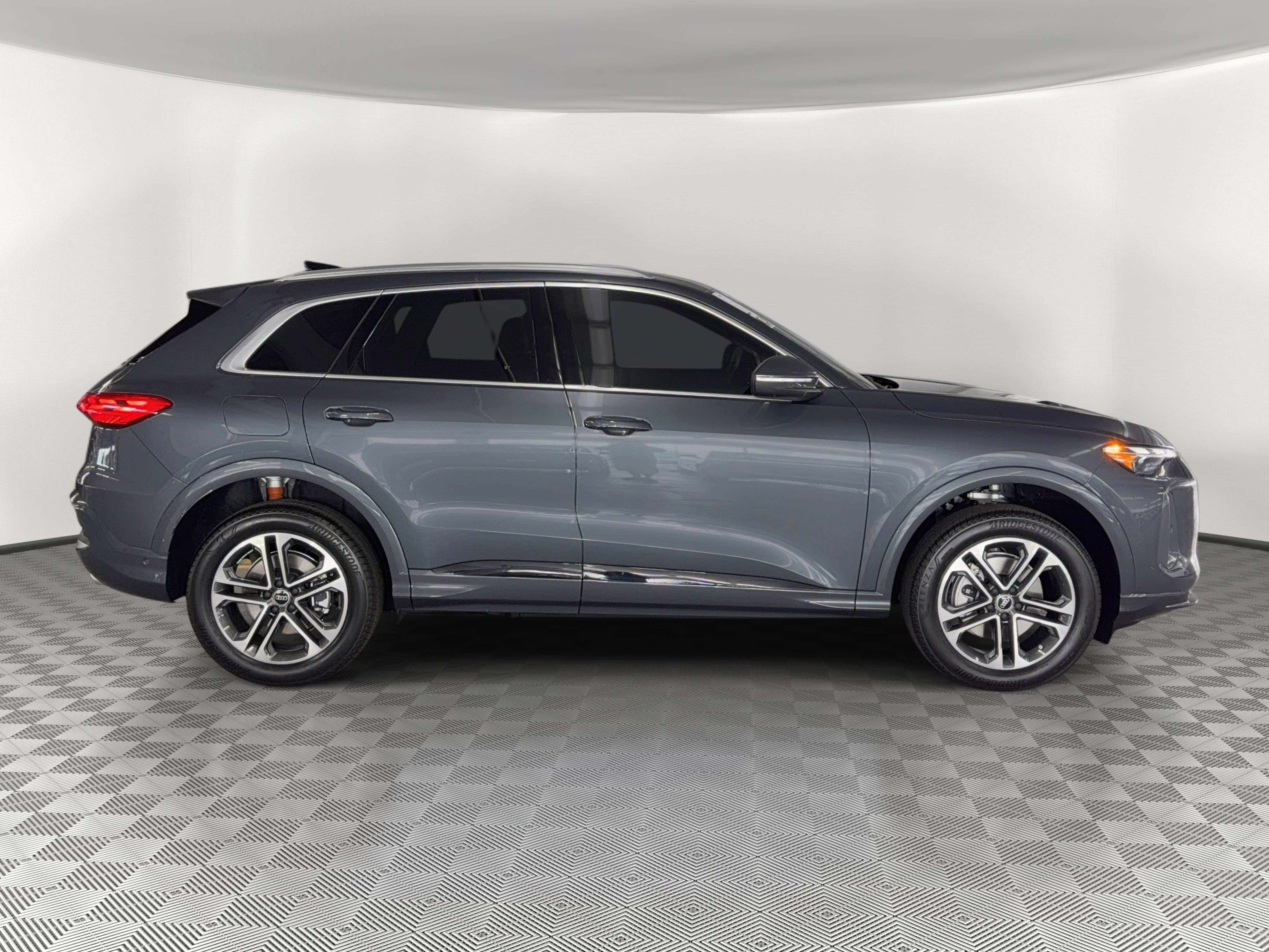New 2026 Audi Q5 Premium image 8