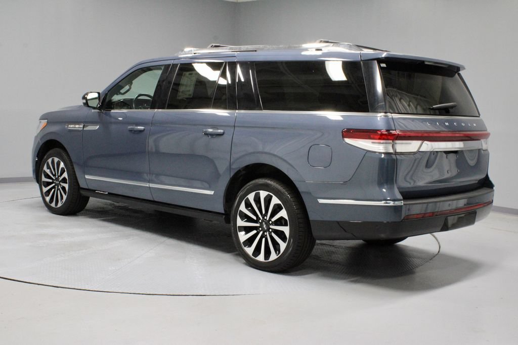 Used 2023 Lincoln Navigator L Reserve AWD/4WD image 11