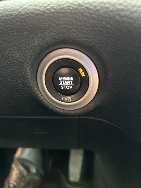 Used 2018 Chrysler Pacifica Limited image 33