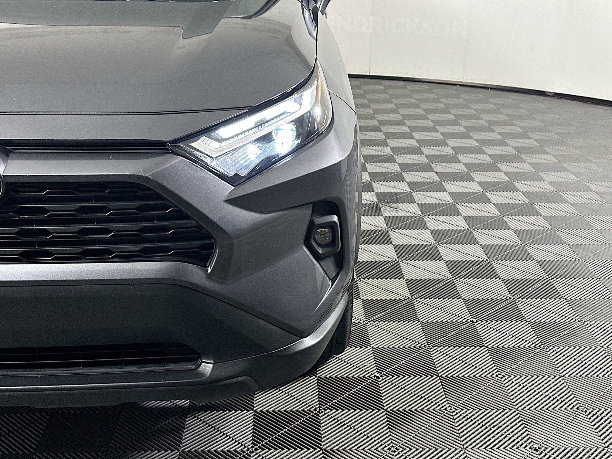 Used 2023 Toyota RAV4 XLE Premium image 9