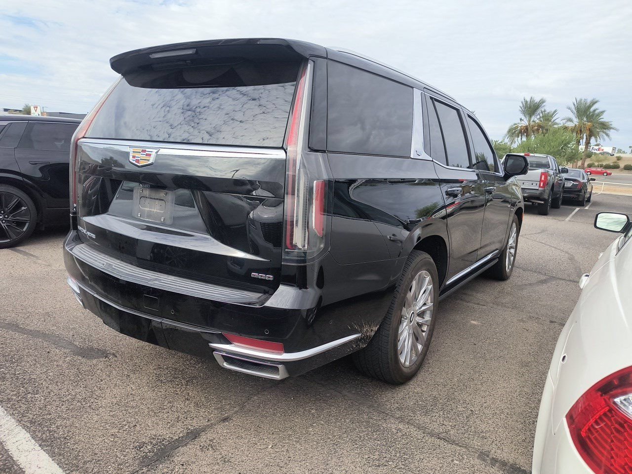 Used 2022 Cadillac Escalade Premium Luxury w/ Performance Package AWD/4WD image 5