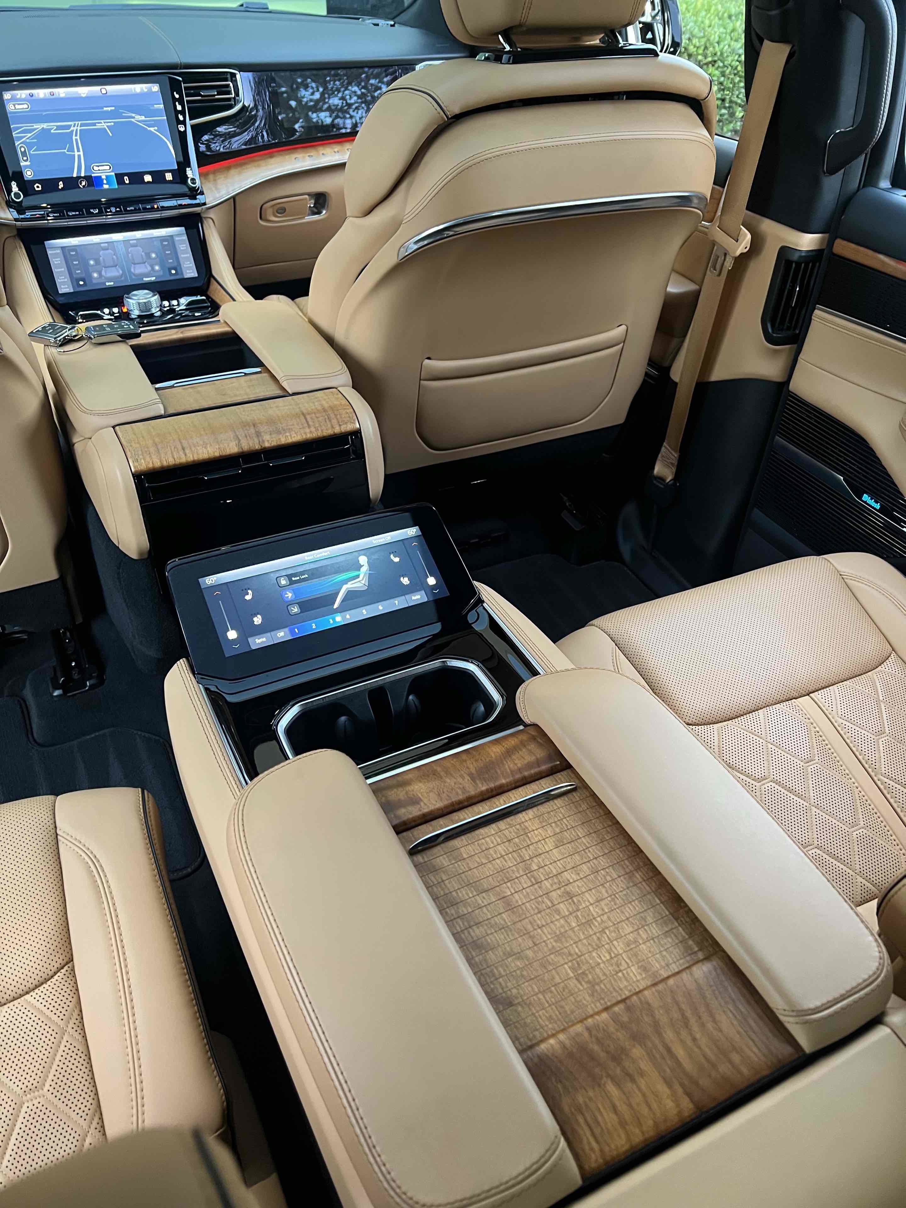 Used 2023 Jeep Grand Wagoneer L Series III image 29