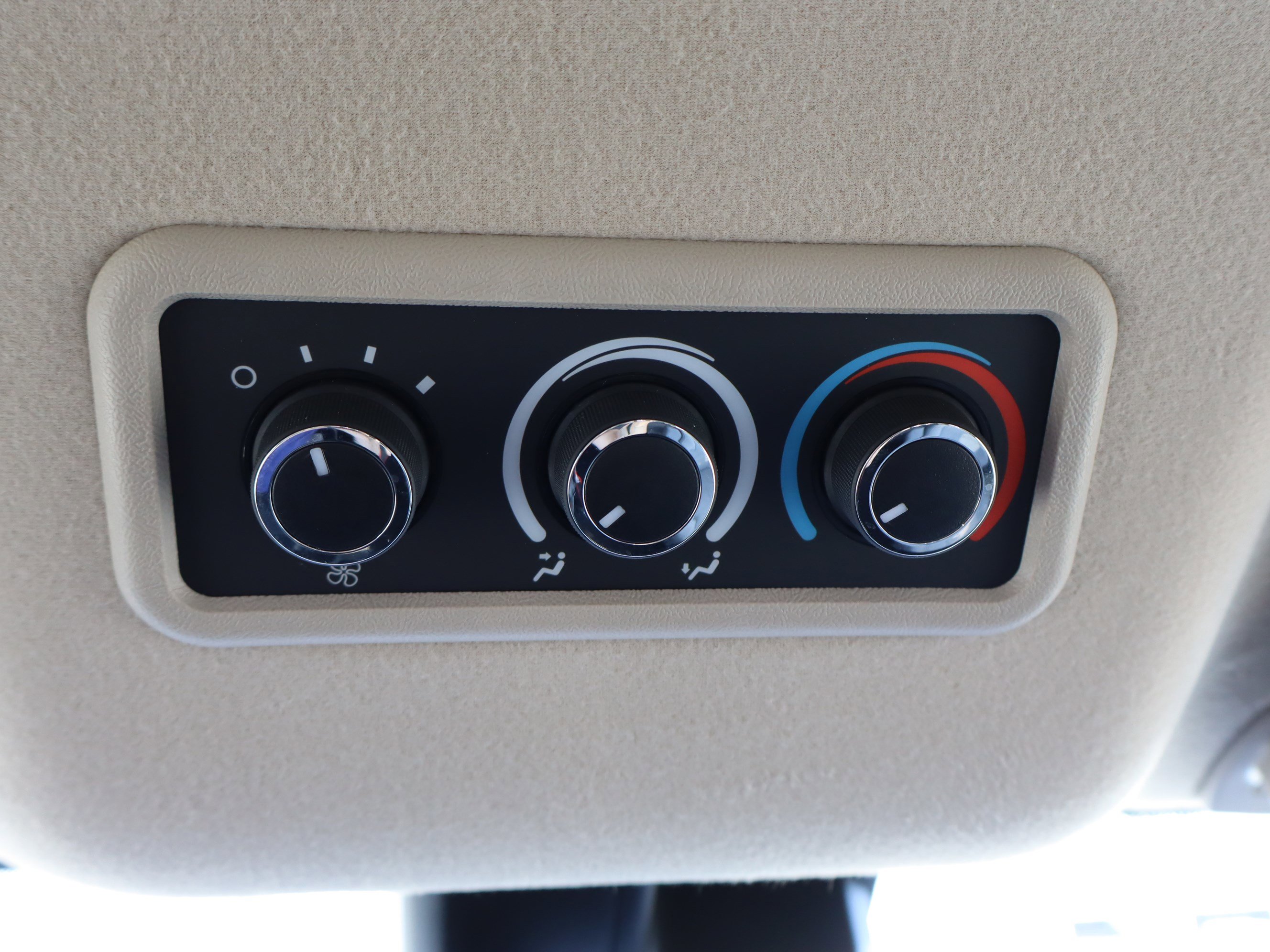 Used 2024 Chevrolet Express 3500 LT w/ LT Preferred Equipment Group image 26