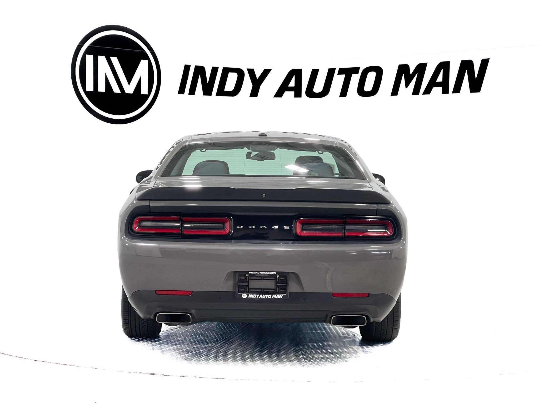 Used 2018 Dodge Challenger R/T RWD image 5