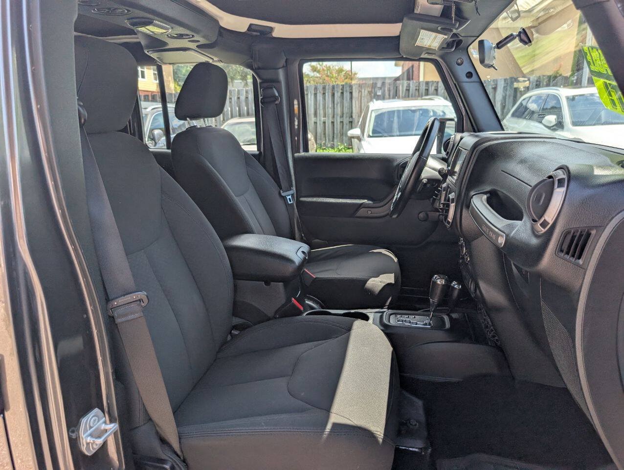 Used 2017 Jeep Wrangler Unlimited Sport w/ Connectivity Group AWD/4WD image 23