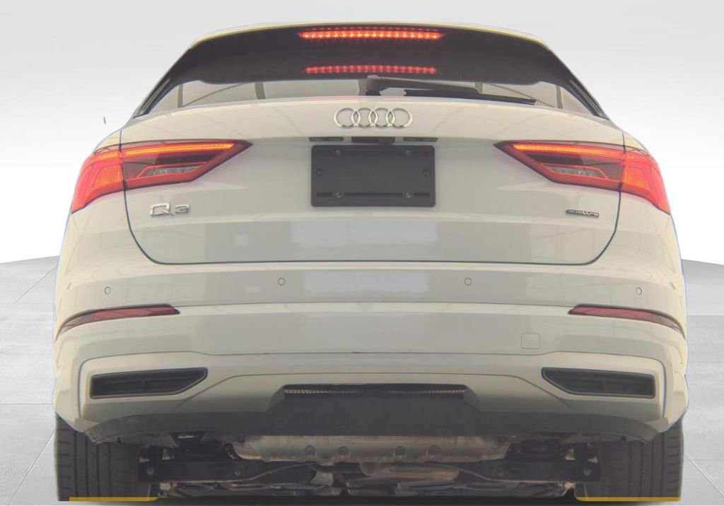 Used 2023 Audi Q3 2.0T Premium w/ Convenience Package AWD/4WD image 7