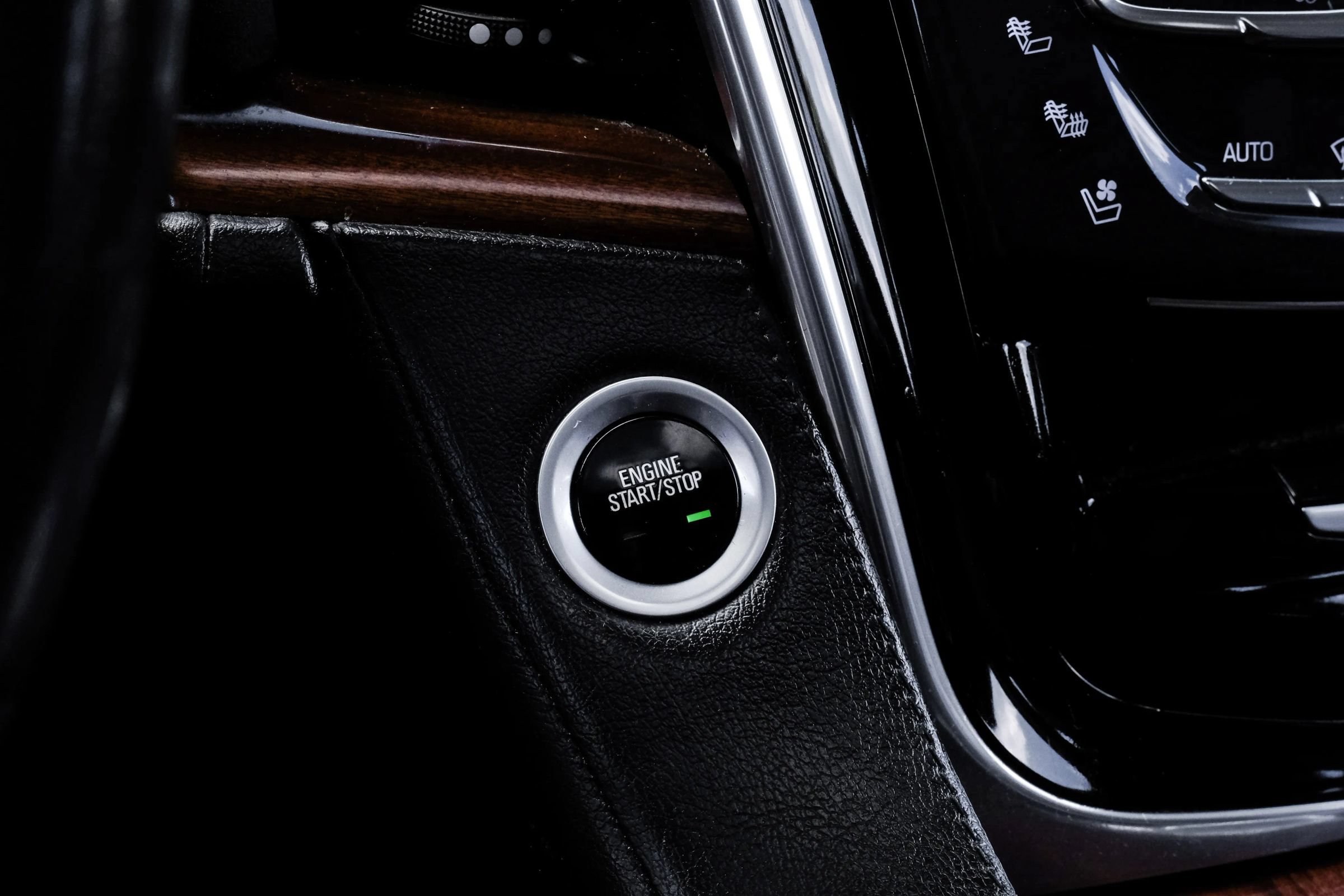 Used 2016 Cadillac Escalade Luxury AWD/4WD image 26