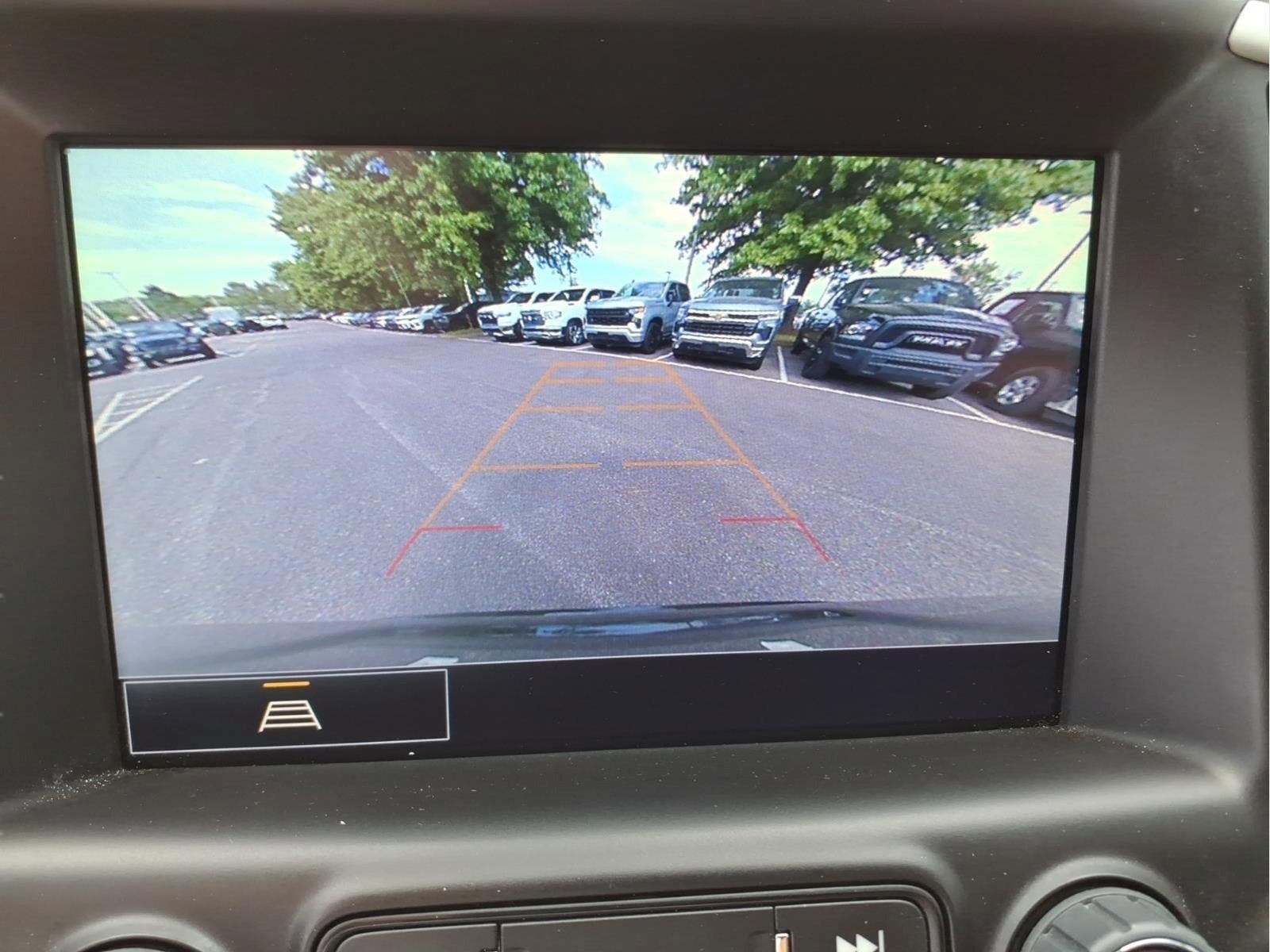 Used 2024 GMC Terrain SLT AWD/4WD image 28