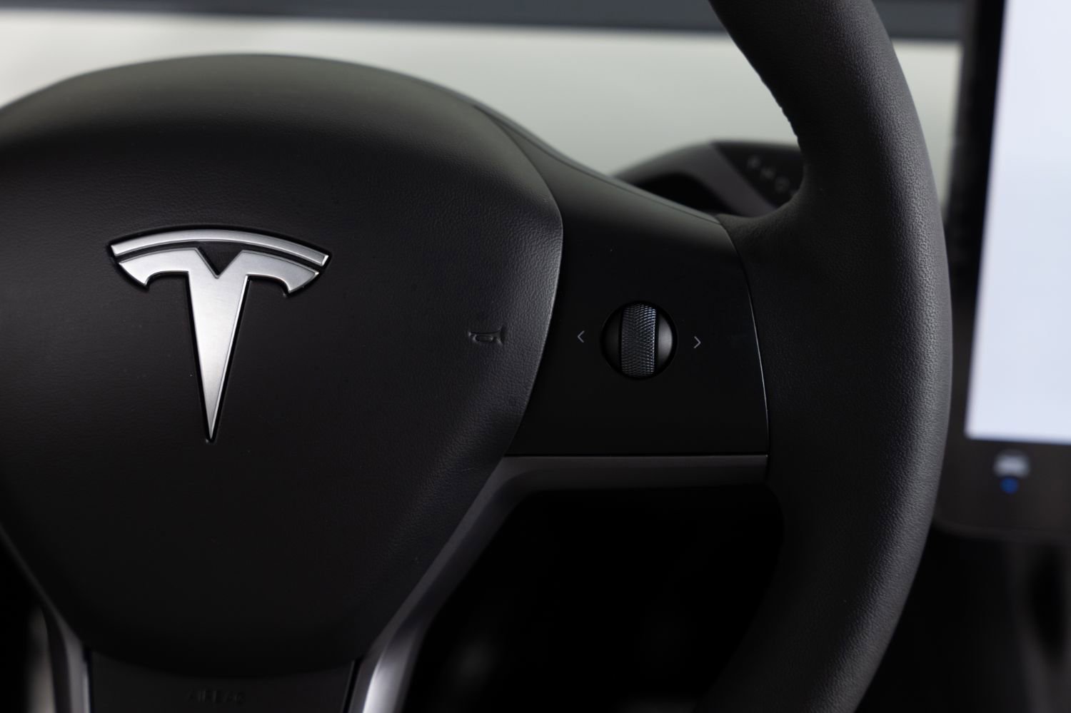 Used 2024 Tesla Model Y Performance AWD/4WD image 31