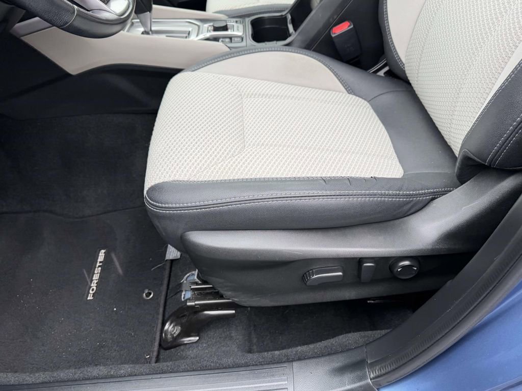 Used 2020 Subaru Forester Premium AWD/4WD image 17