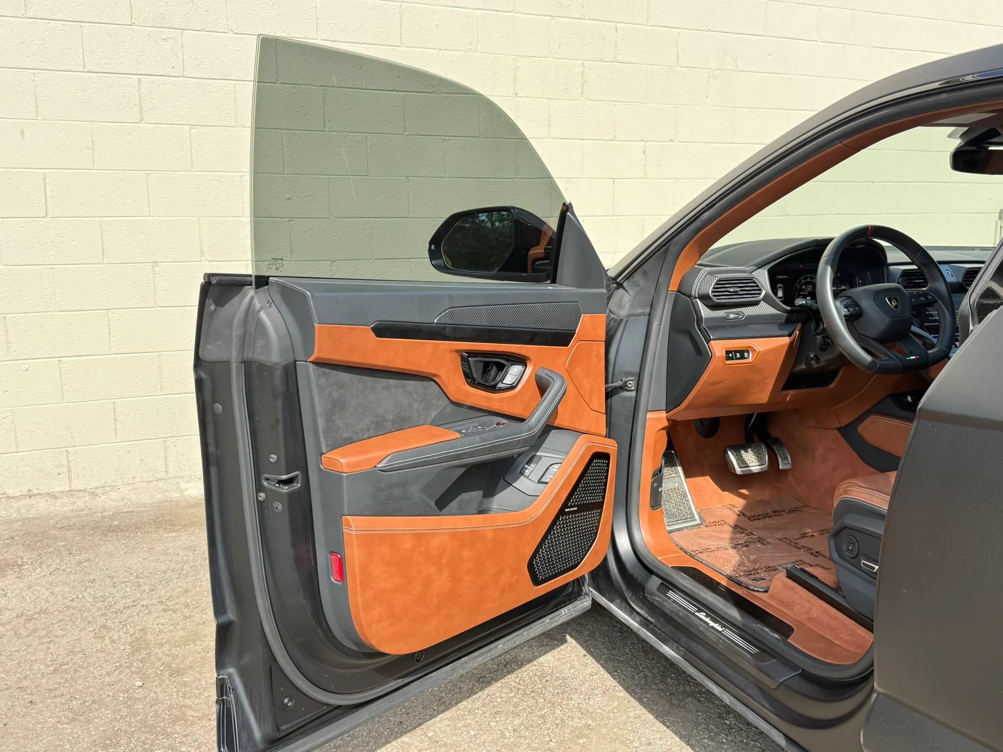 Used 2023 Lamborghini Urus S AWD/4WD image 27