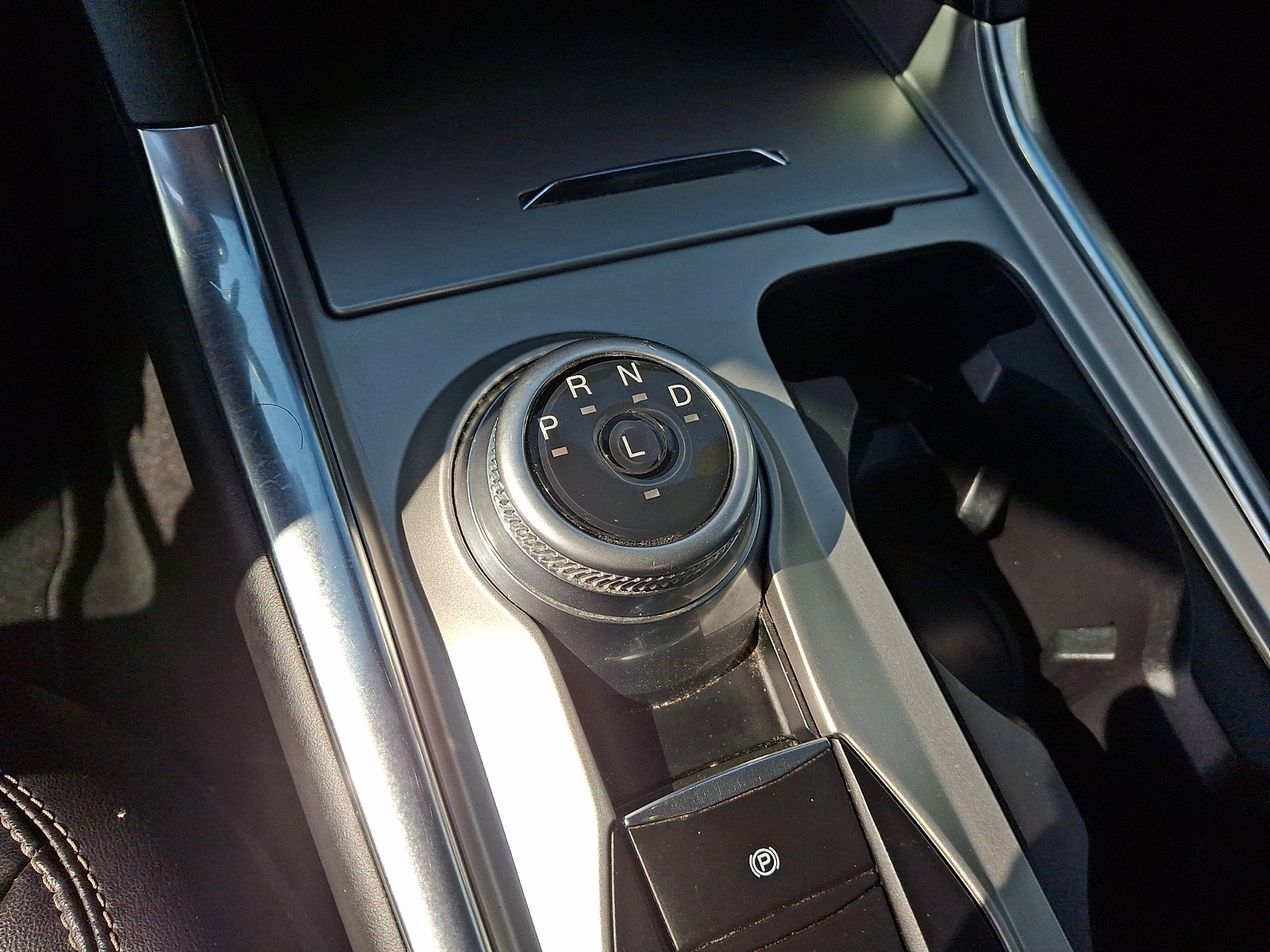 Used 2023 Ford Explorer XLT w/ Equipment Group 202A AWD/4WD image 16