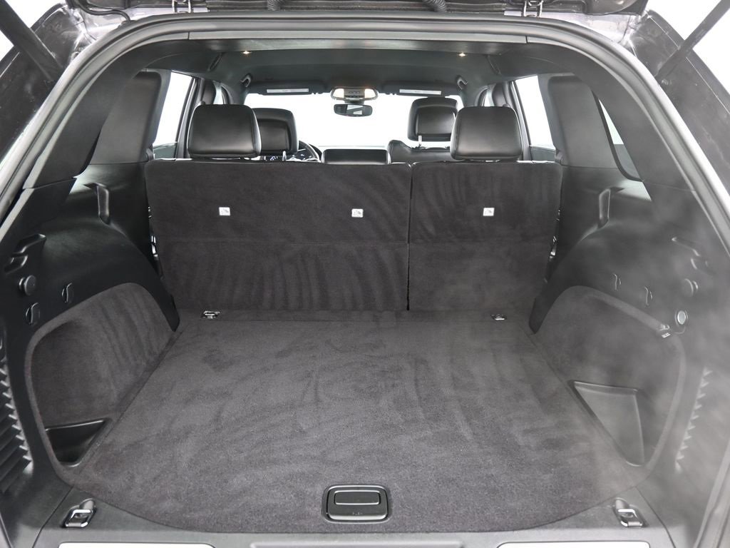 Used 2019 Jeep Grand Cherokee Limited image 15