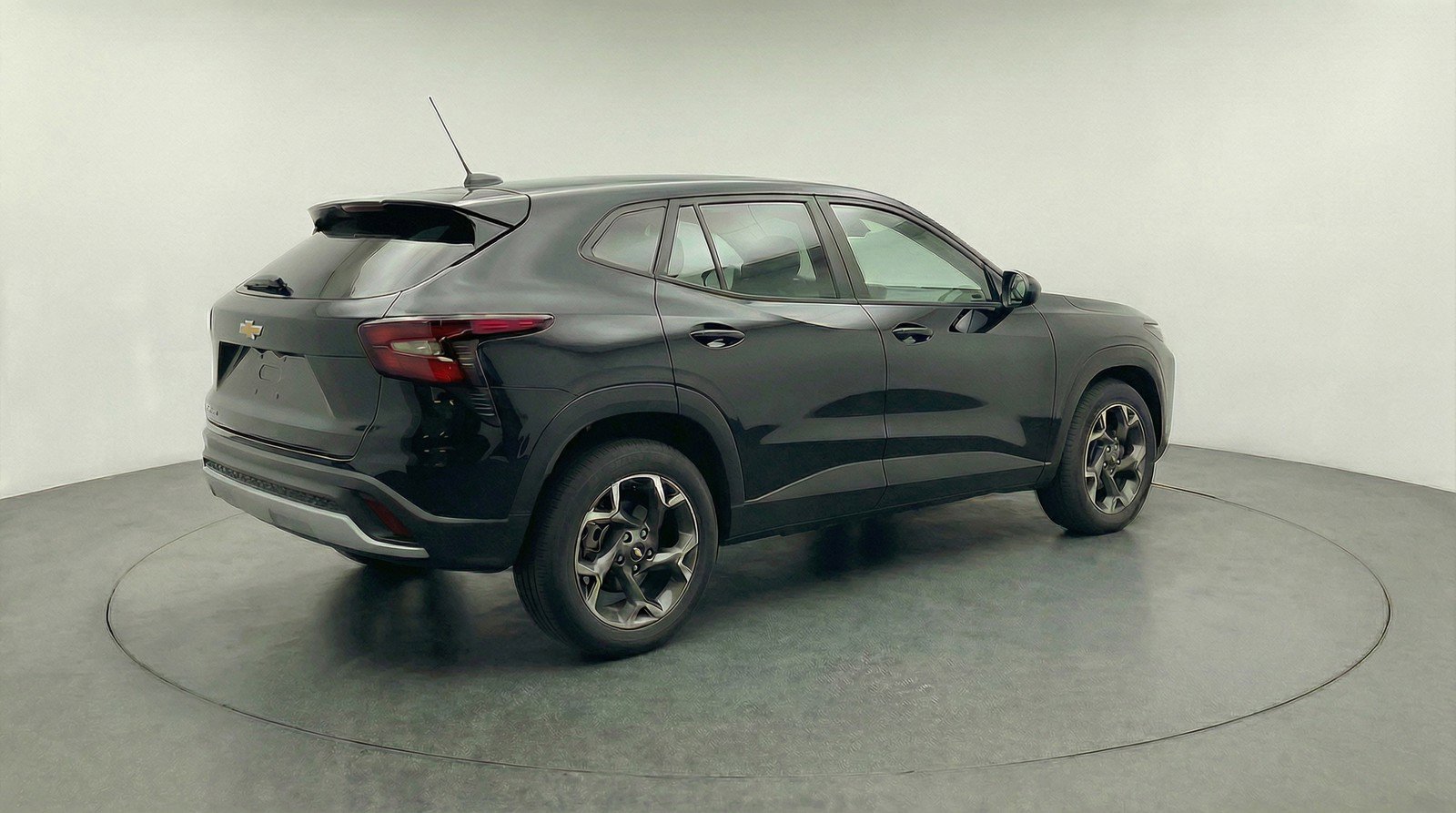 Used 2025 Chevrolet Trax LT w/ LT Convenience Package image 9