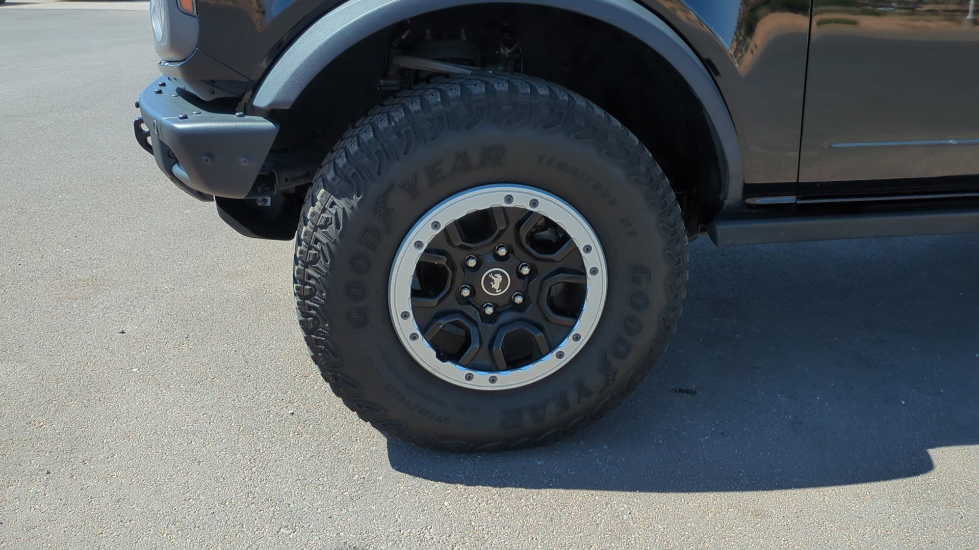 Used 2023 Ford Bronco Badlands image 11