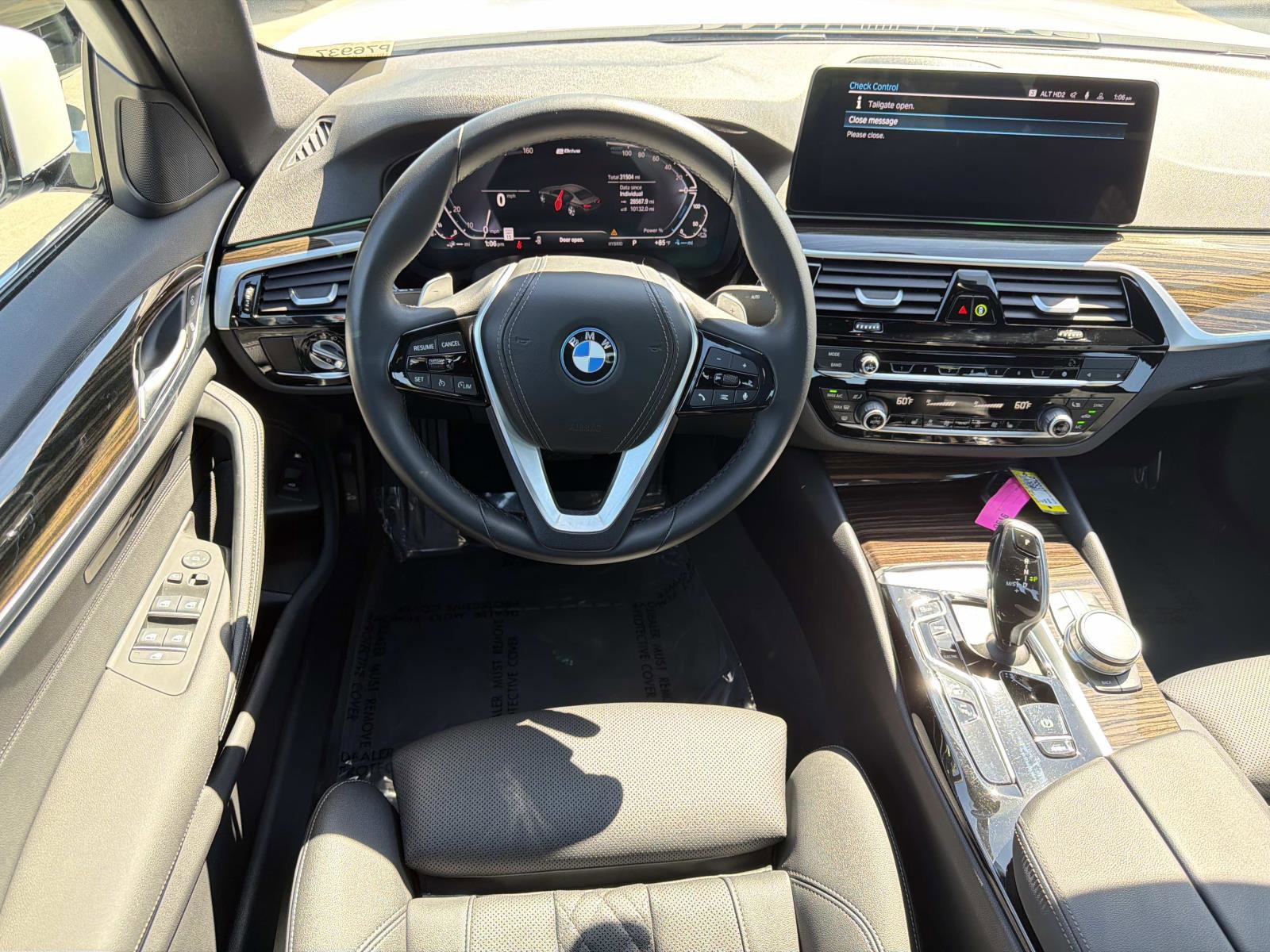 Used 2023 BMW 530e w/ Convenience Package image 8